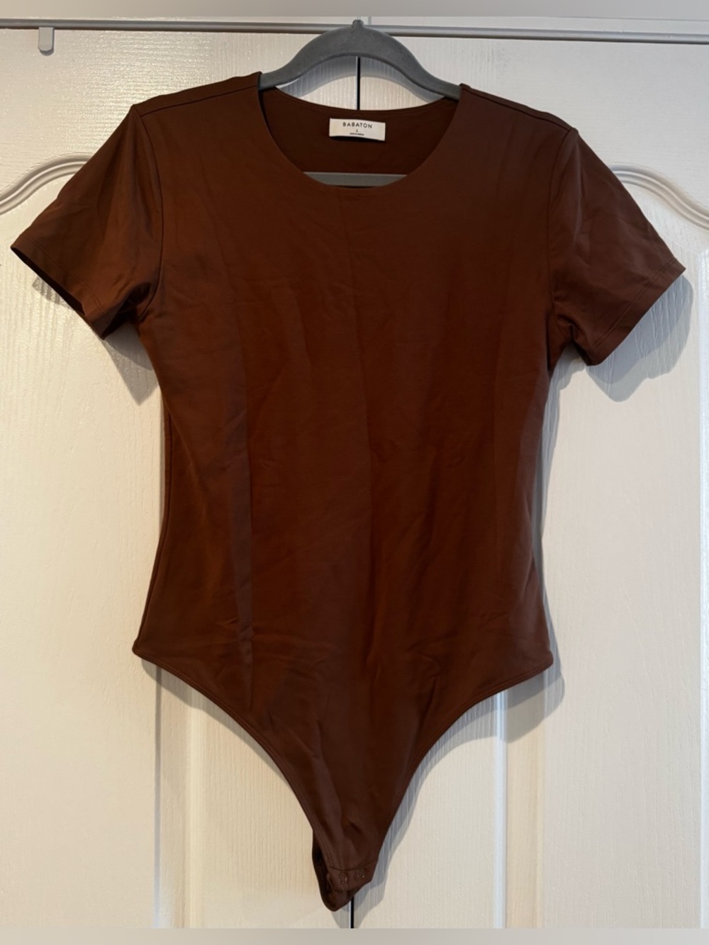 Babaton Chocolate Brown Short Sleeve Crew Neck Bodysuit - Size L